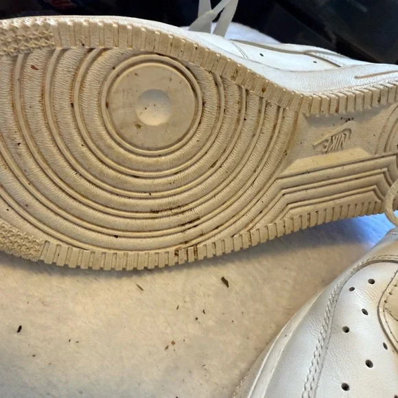 Nike Air Force 1 Women's Cream Sneakers - Picture 4 of 6